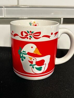 HIMARK Christmas Goose and Gosling Holly White Ceramic Coffee Mug Tea Cup